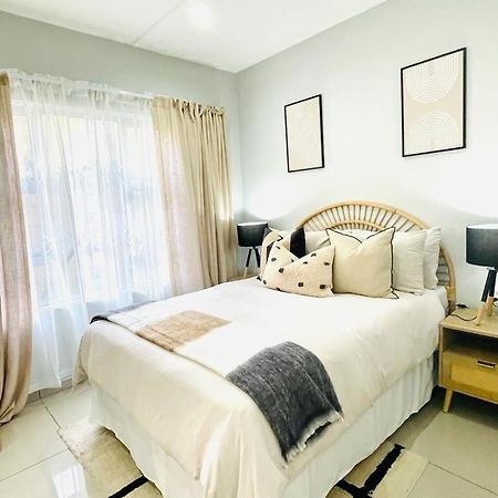 Trendy, Comfortable 1 Bedroom Apartments In Mthatha Ngoại thất bức ảnh