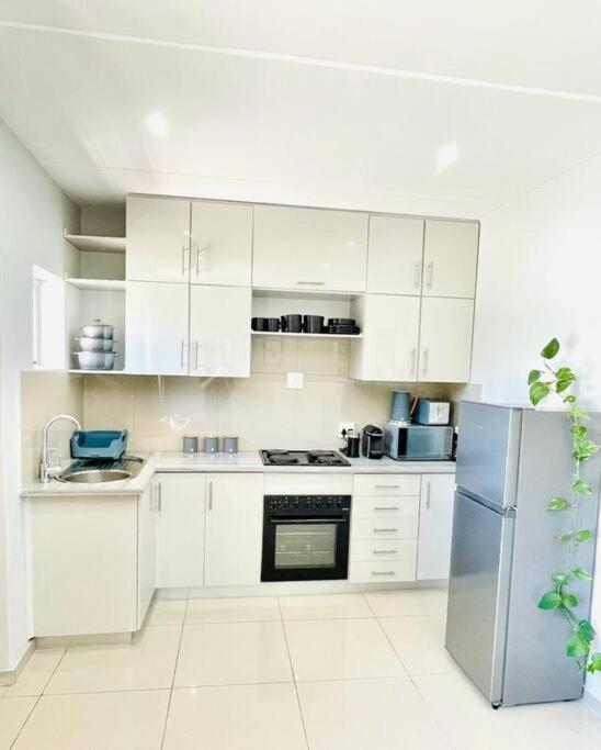 Trendy, Comfortable 1 Bedroom Apartments In Mthatha Ngoại thất bức ảnh