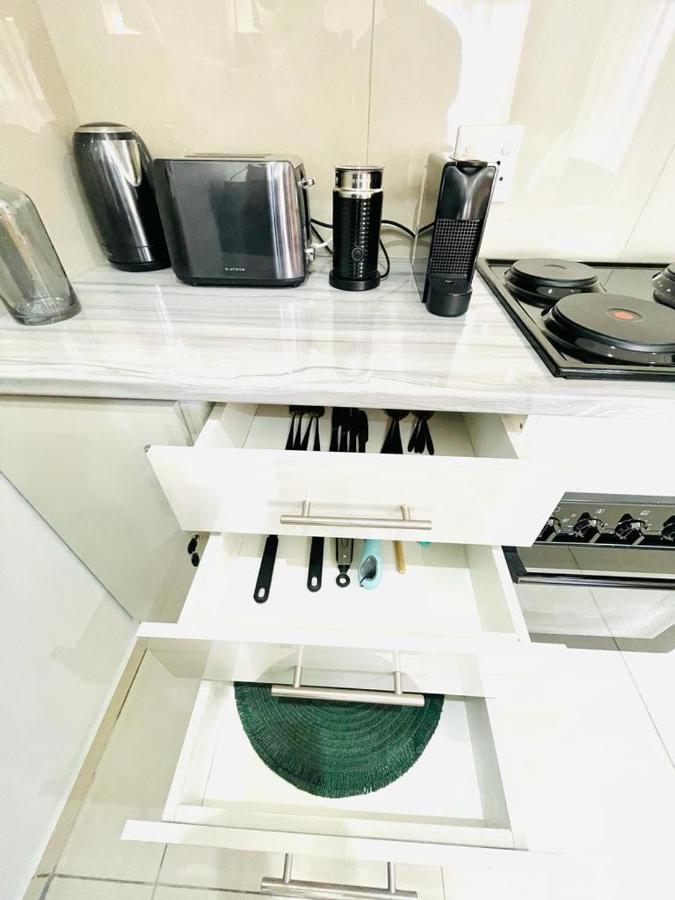 Trendy, Comfortable 1 Bedroom Apartments In Mthatha Ngoại thất bức ảnh